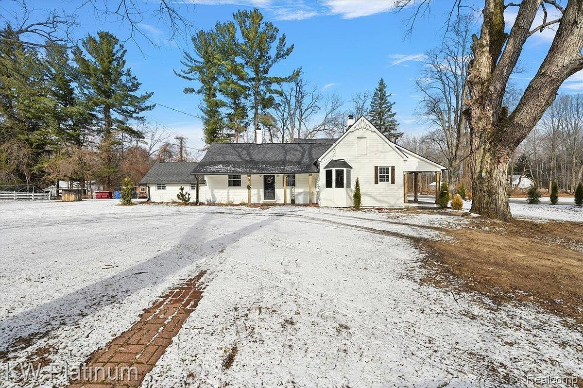 8658 Marsh Rd Clay, MI 48001 - Thumbnail 5