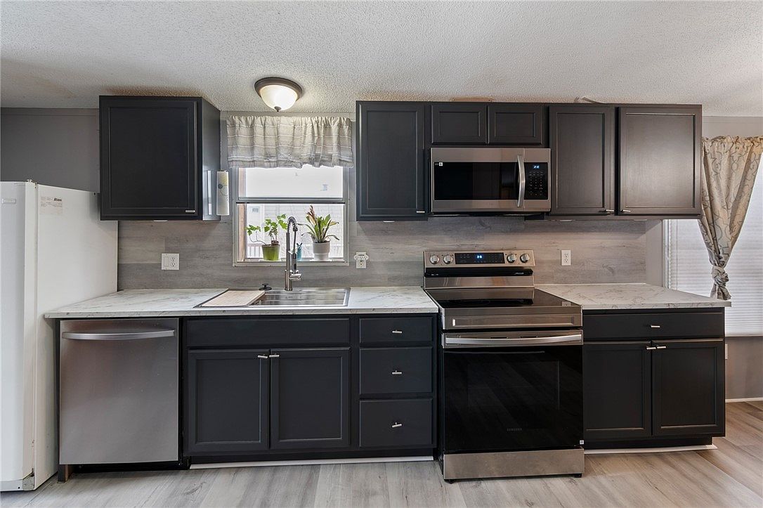 6377 Whispering Woods Dr #10 Williamson, NY 14589 - Thumbnail 5