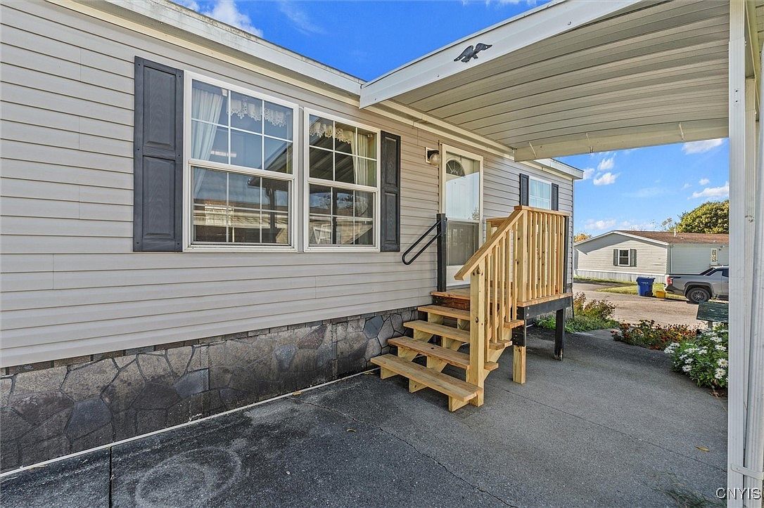 423 Mountain Ash Dr Canandaigua, NY 14424 - Thumbnail 5