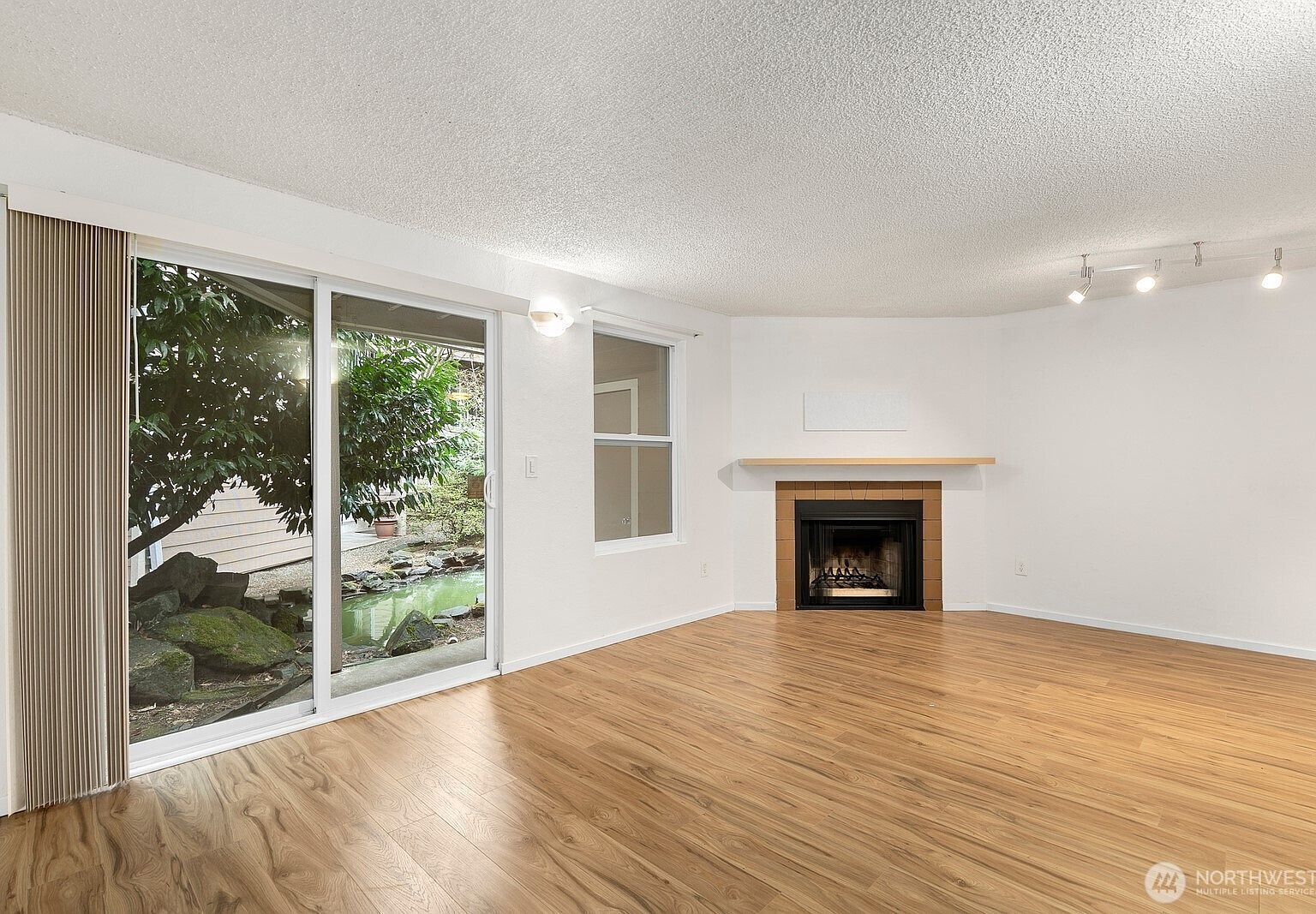 19857 25th Ave NE APT 105 Shoreline, WA 98155 - Thumbnail 5