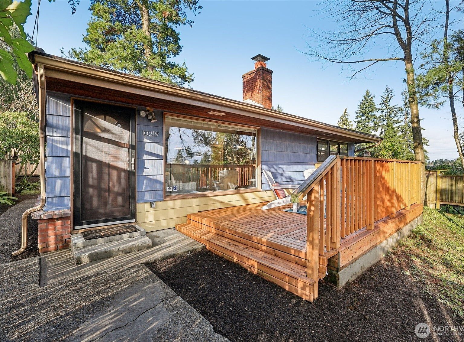 10219 15th Ave NE Seattle, WA 98125 - Thumbnail 5