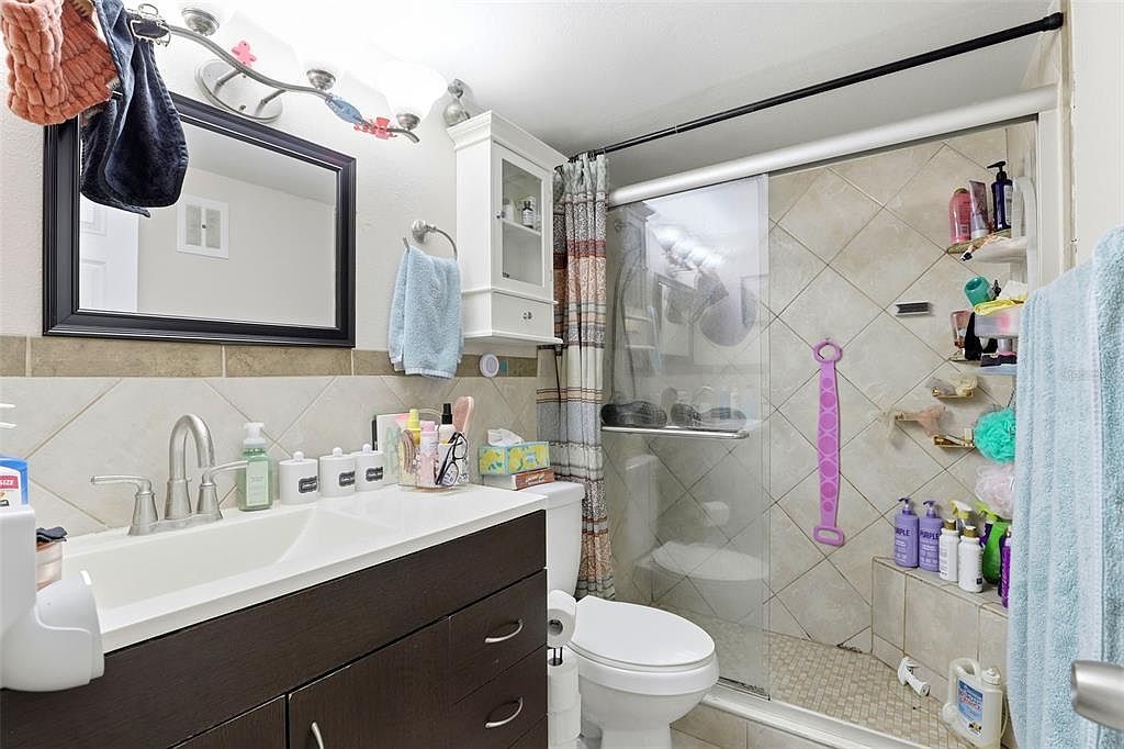 525 Conway Rd APT 70 Orlando, FL 32807 - Thumbnail 5