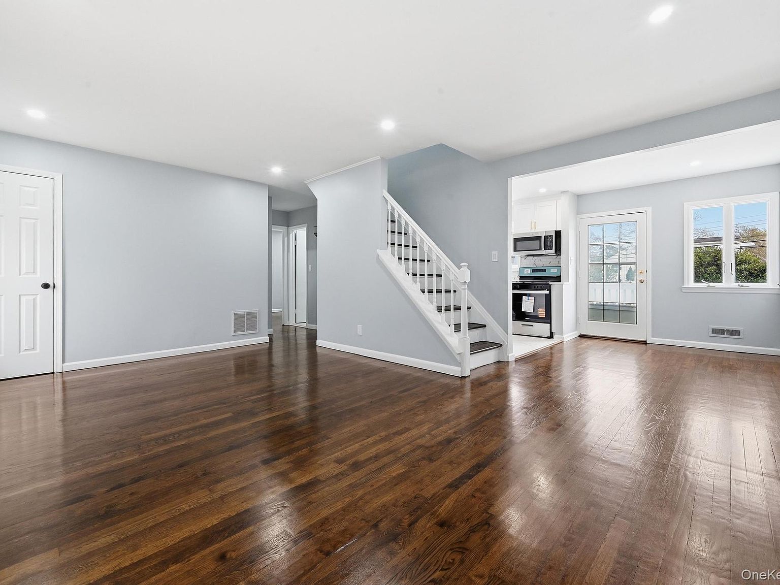 23 Woods Ln Centereach, NY 11720 - Thumbnail 5