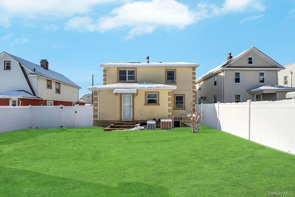 296 Burkhard Ave Mineola, NY 11501 - Thumbnail 5