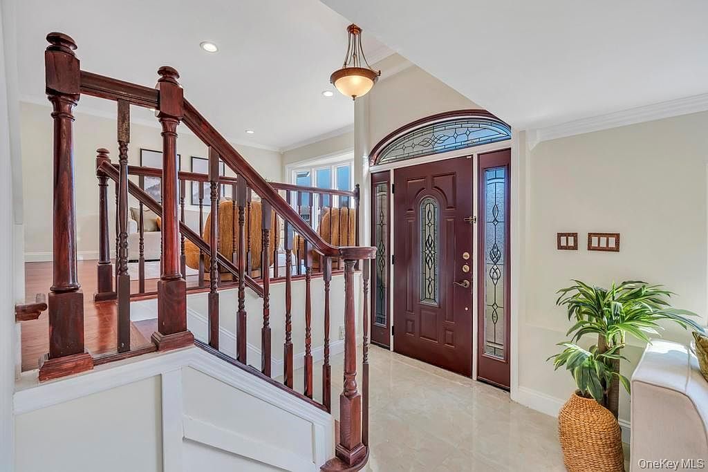 16 Phipps Ln Plainview, NY 11803 - Thumbnail 5