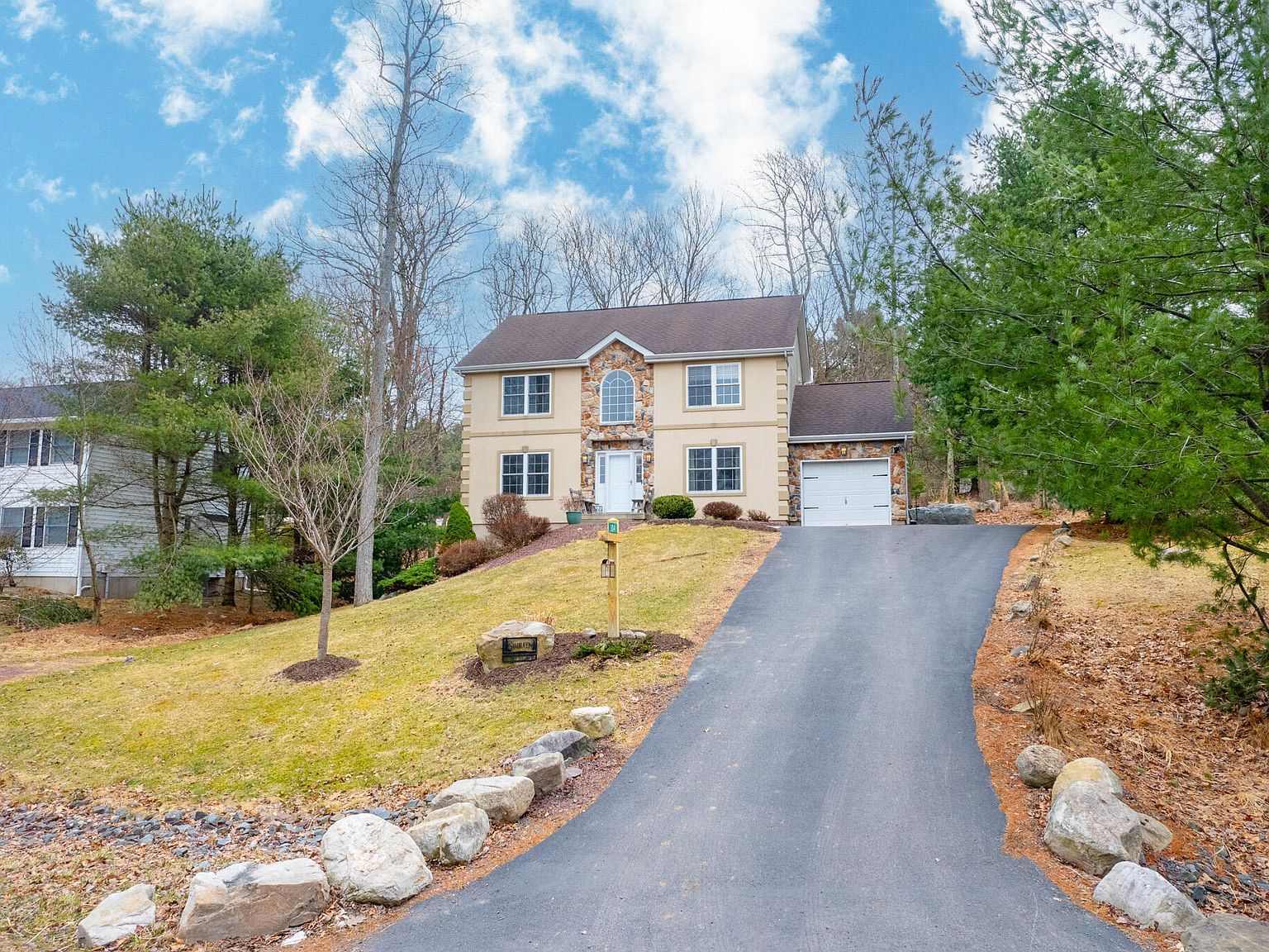 104 Wolf Hollow Rd Lake Harmony, PA 18624 - Thumbnail 5