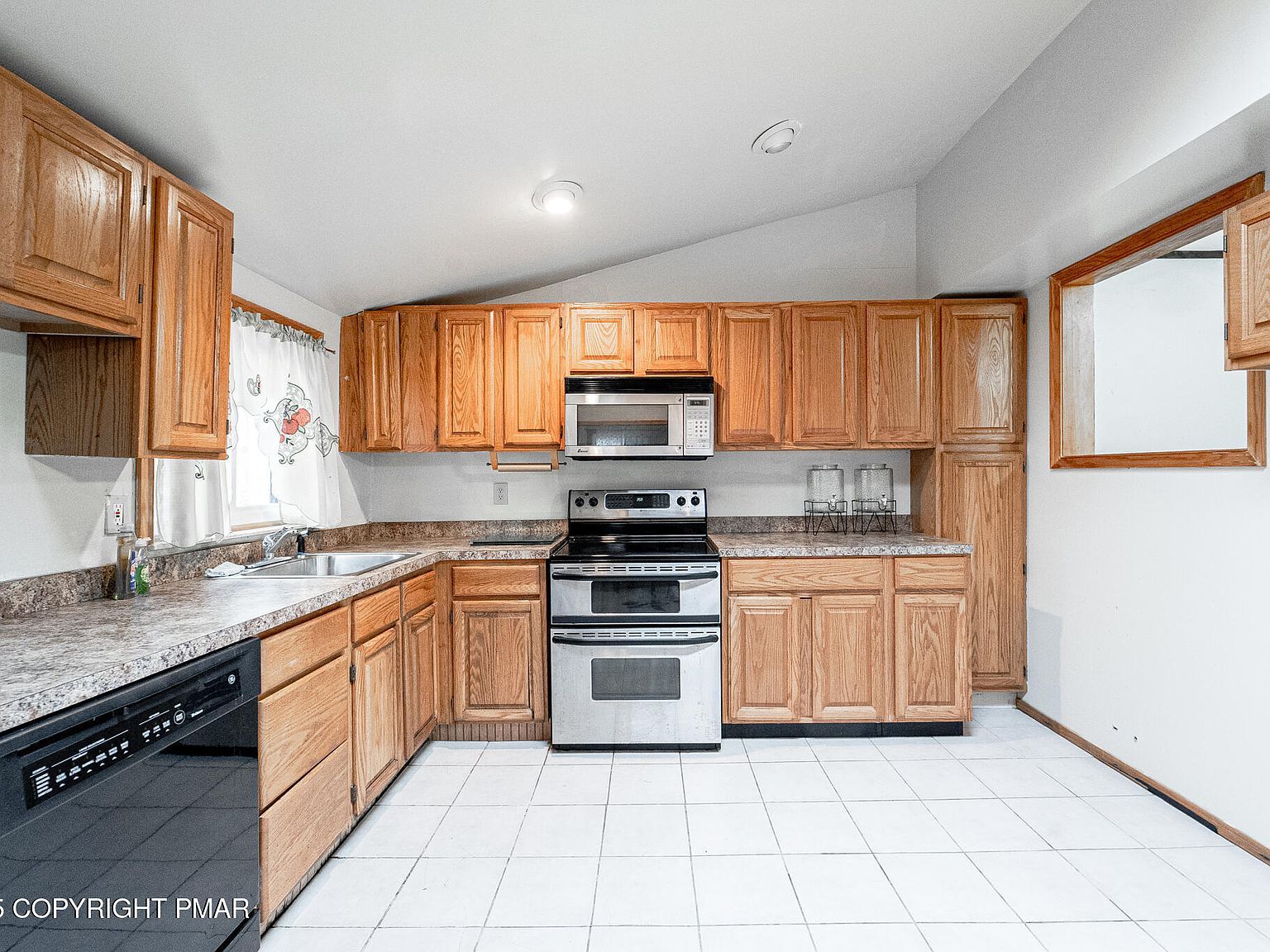 6147 Decker Rd Bushkill, PA 18324 - Thumbnail 5