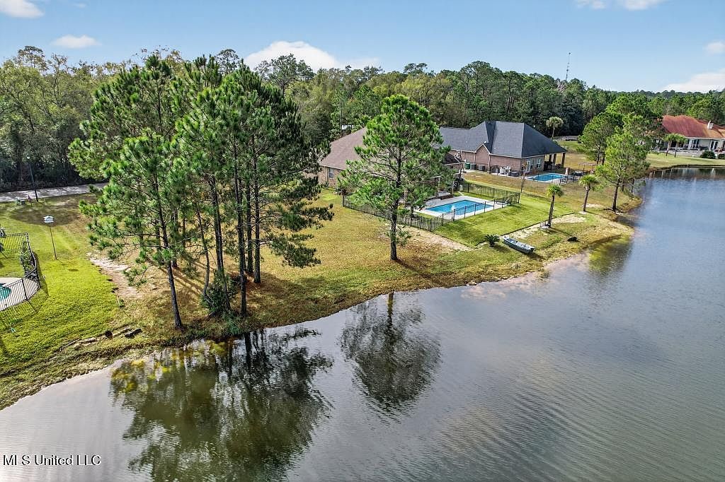 122 Emerald Lake Dr Waveland, MS 39576 - Thumbnail 5