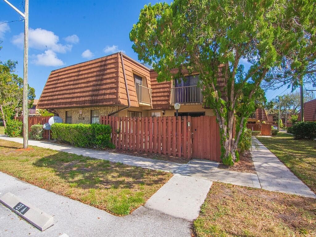 1458 N Lawnwood Cir APT 24B Fort Pierce, FL 34950 - Thumbnail 5