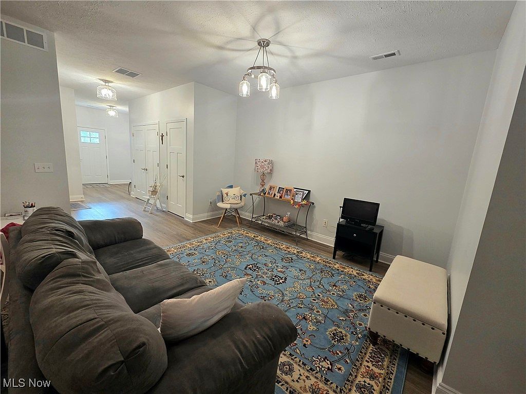 654 Treadway Blvd Sheffield Lake, OH 44054 - Thumbnail 5