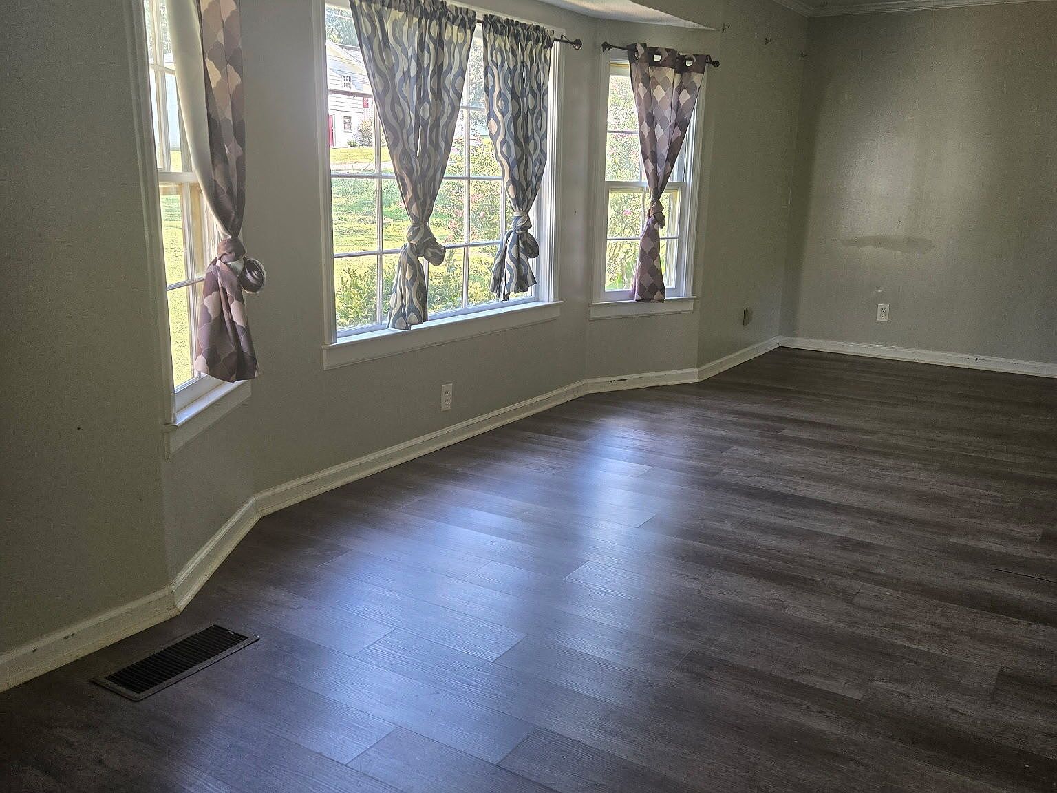 1307 Wildwood Dr Griffin, GA 30223 - Thumbnail 5