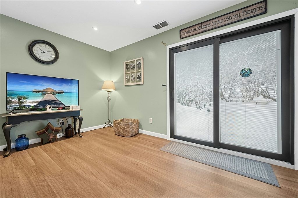 6 Thayer Pond Dr #11 Oxford, MA 01540 - Thumbnail 5