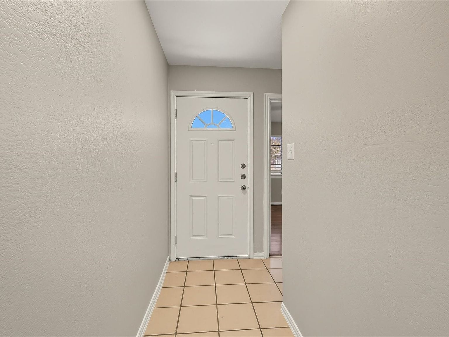 1909 May St Fort Worth, TX 76110 - Thumbnail 5