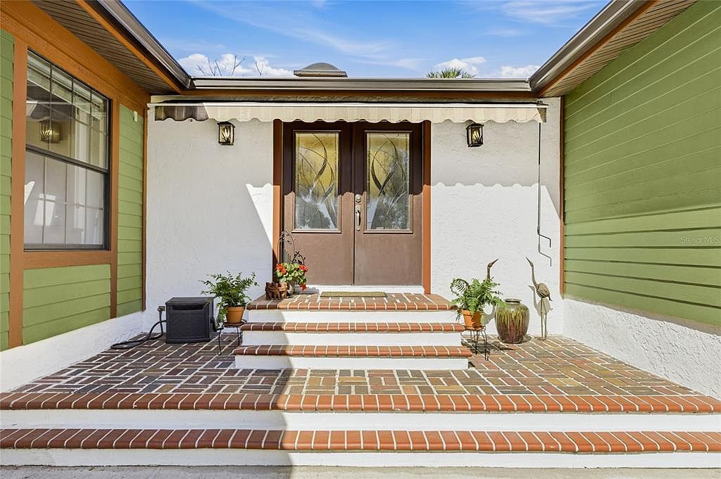 906 Tropical Dr Bradenton, FL 34208 - Thumbnail 5