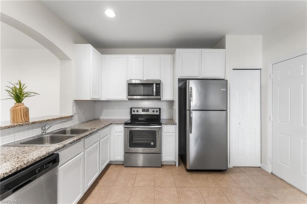 17513 Cherry Ridge Ln Fort Myers, FL 33967 - Thumbnail 5