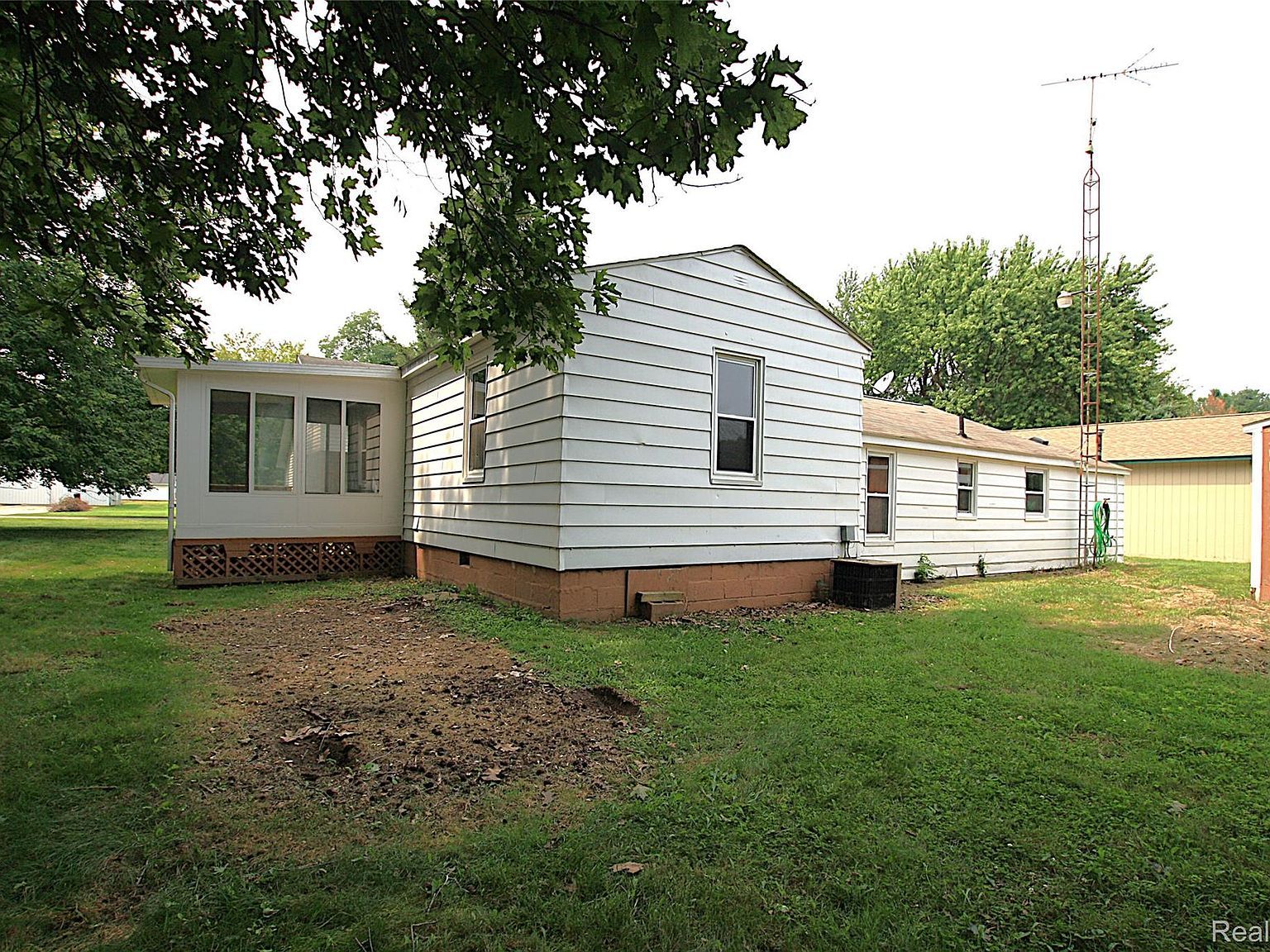 5964 Kader Dr Flint, MI 48506 - Thumbnail 5