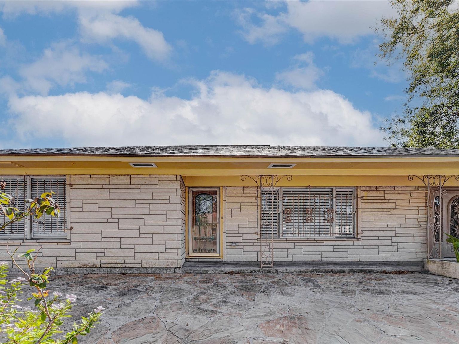 101 Live Oak St Baytown, TX 77520 - Thumbnail 5