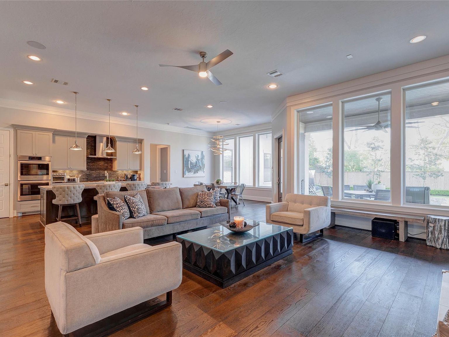 2111 Saxon Dr Houston, TX 77018 - Thumbnail 5