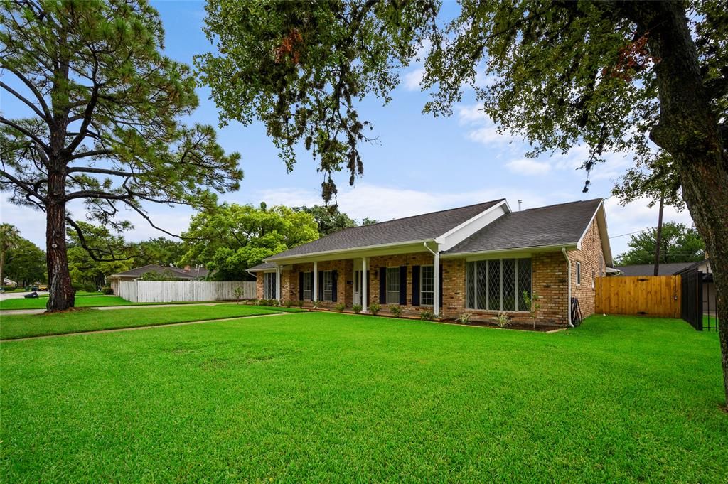 8018 Glenloch Drive, Houston, TX, USA, 77061 - Thumbnail 5