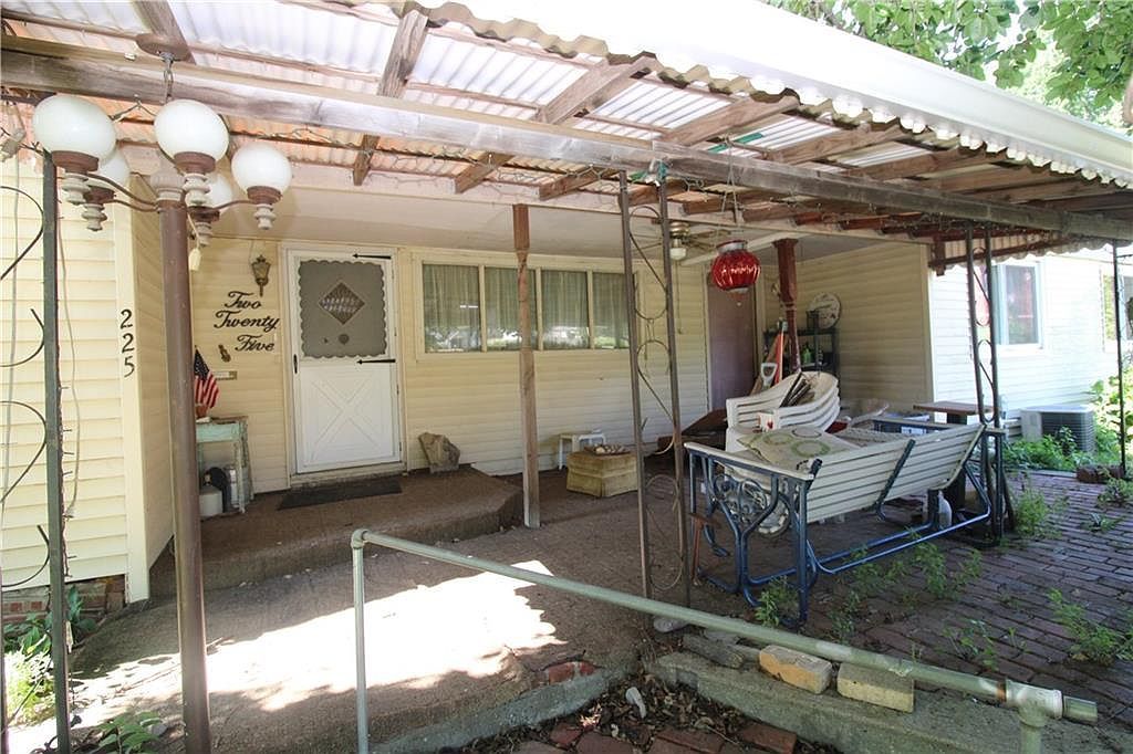 225 E 13th St Horton, KS 66439 - Thumbnail 5