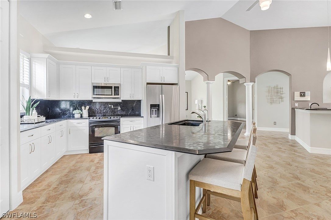 9754 Wilshire Lakes Blvd Naples, FL 34109 - Thumbnail 5