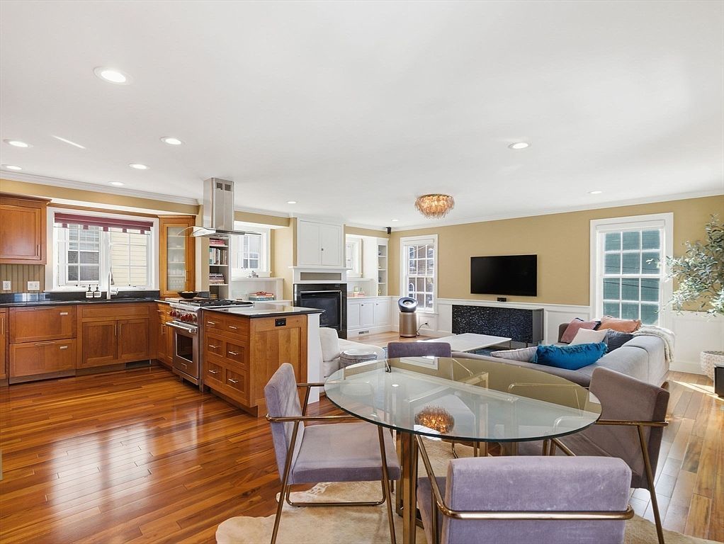 102 Pleasant St Unit 102 Newburyport, MA 01950 - Thumbnail 5