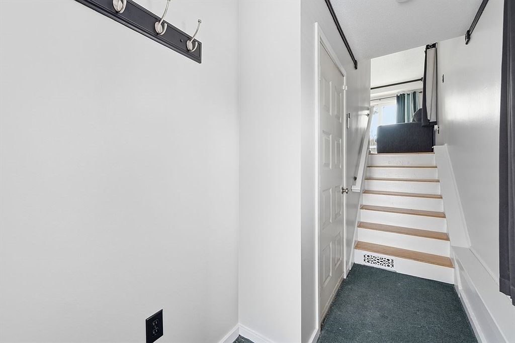 8 Russell Dr #7D Salem, MA 01970 - Thumbnail 5