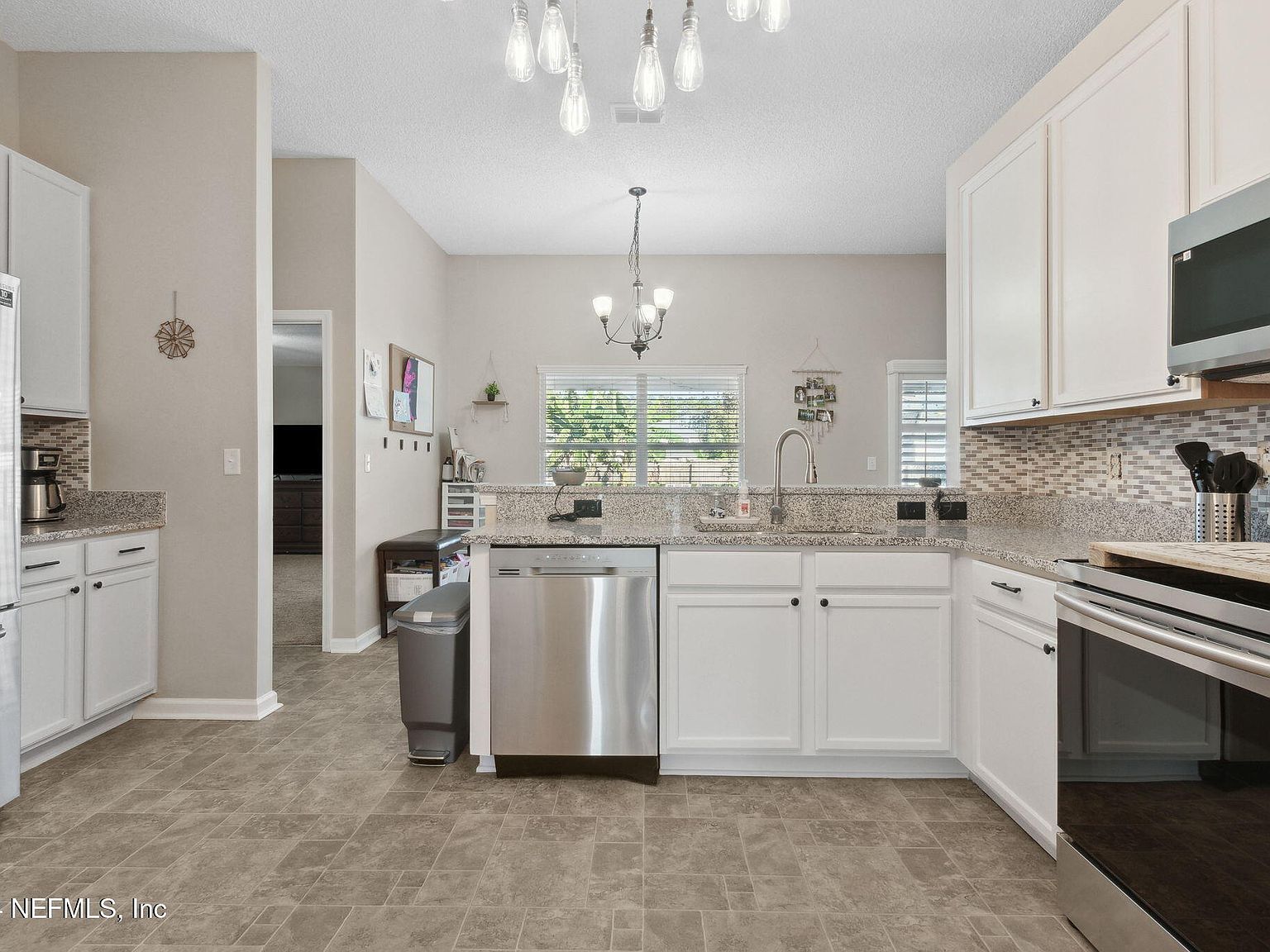 1247 Loquat Ct Green Cove Springs, FL 32043 - Thumbnail 5