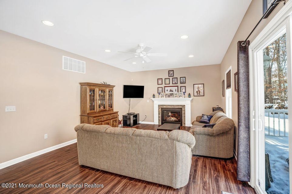 438 Freehold Road, Jackson Township, NJ, USA, 8527 - Thumbnail 5