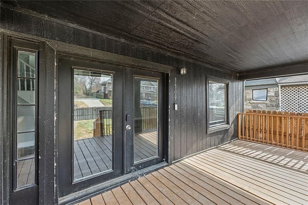 3509 Brooklyn Ave Kansas City, MO 64109 - Thumbnail 5