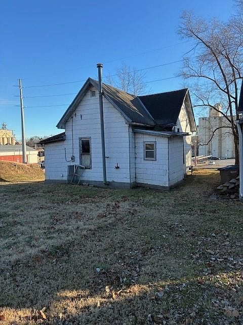 1013 Commercial St Atchison, KS 66002 - Thumbnail 5