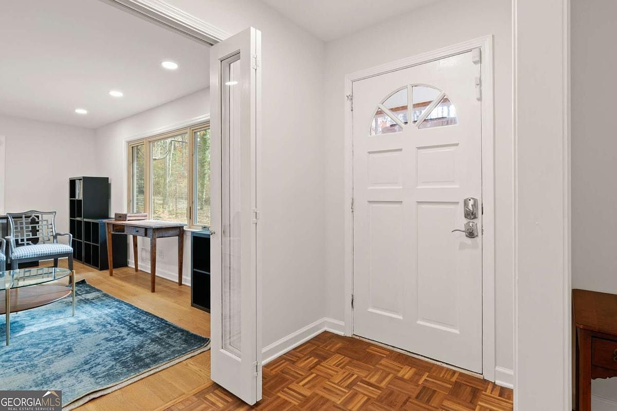 2608 Laurelwood Rd Dunwoody, GA 30360 - Thumbnail 5