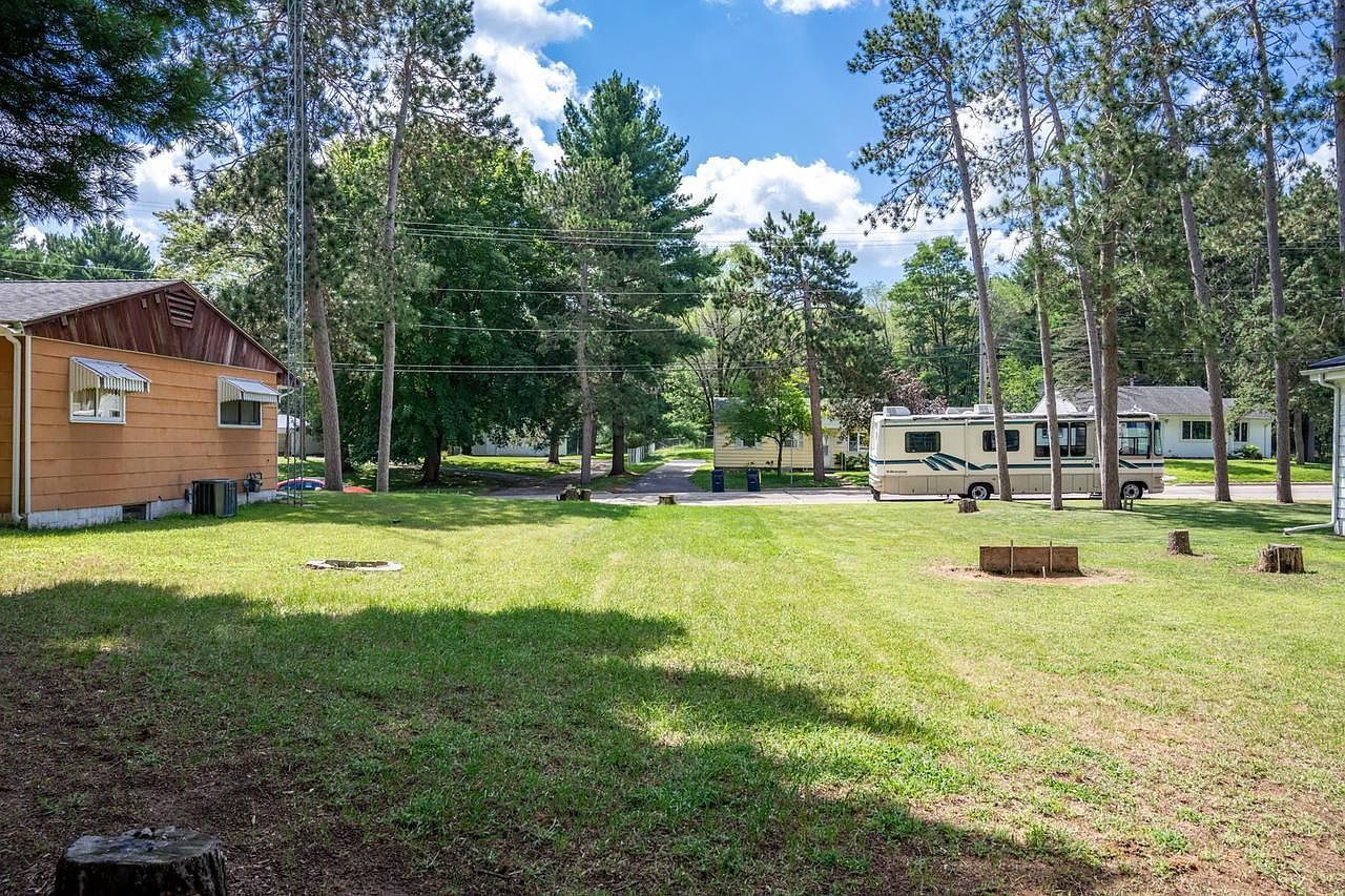 191 E Hiawatha Lake Delton, WI 53940 - Thumbnail 5