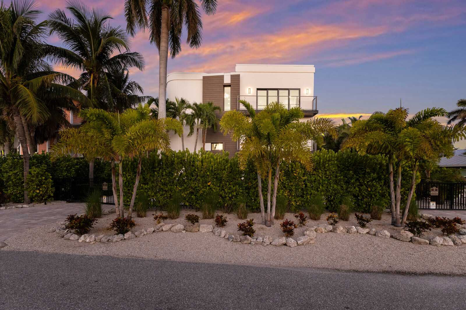 201 North Harbor Drive, Holmes Beach, FL, USA, 34217 - Thumbnail 4