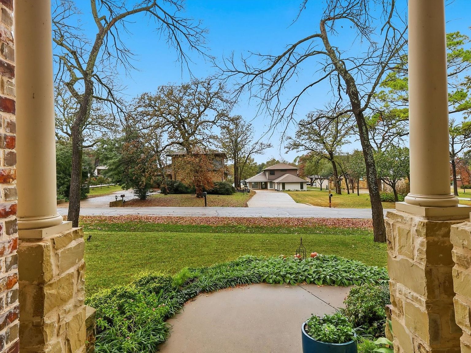 1125 Kiowa Dr E Lake Kiowa, TX 76240 - Thumbnail 5