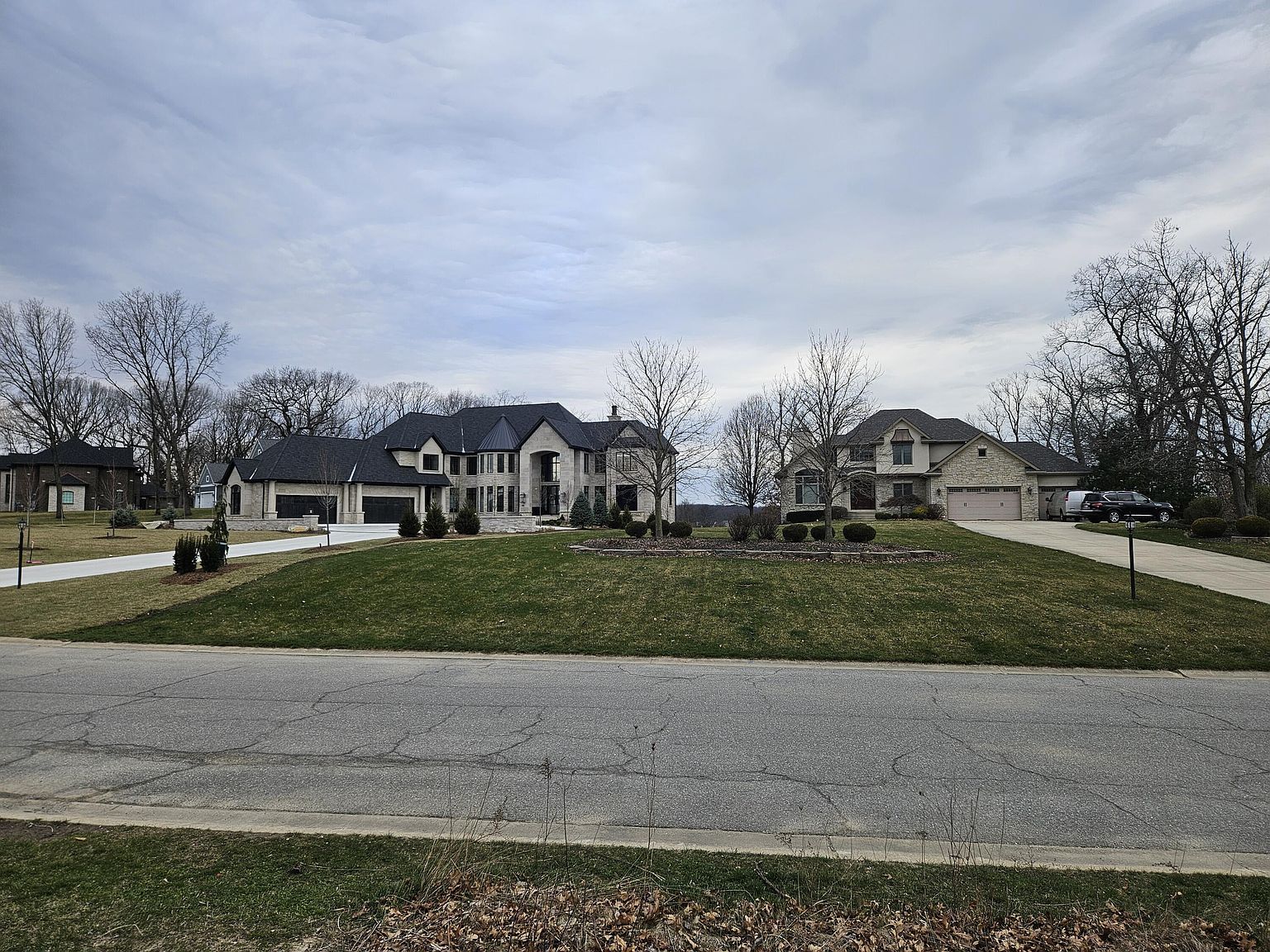 446 Surrey Hill Ln, Valparaiso, IN, 46385 - Thumbnail 5