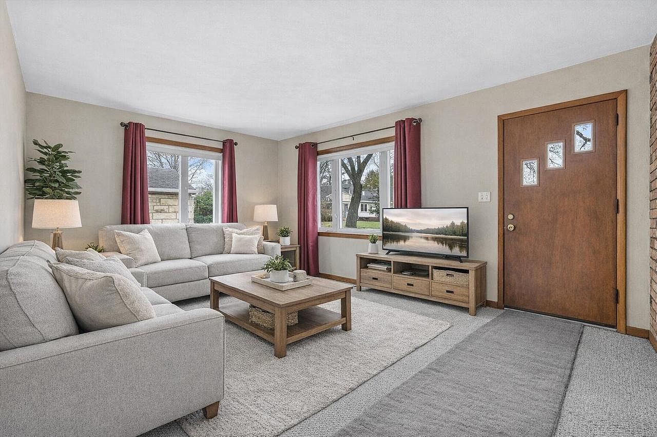 3786 S 23rd St Milwaukee, WI 53221 - Thumbnail 5