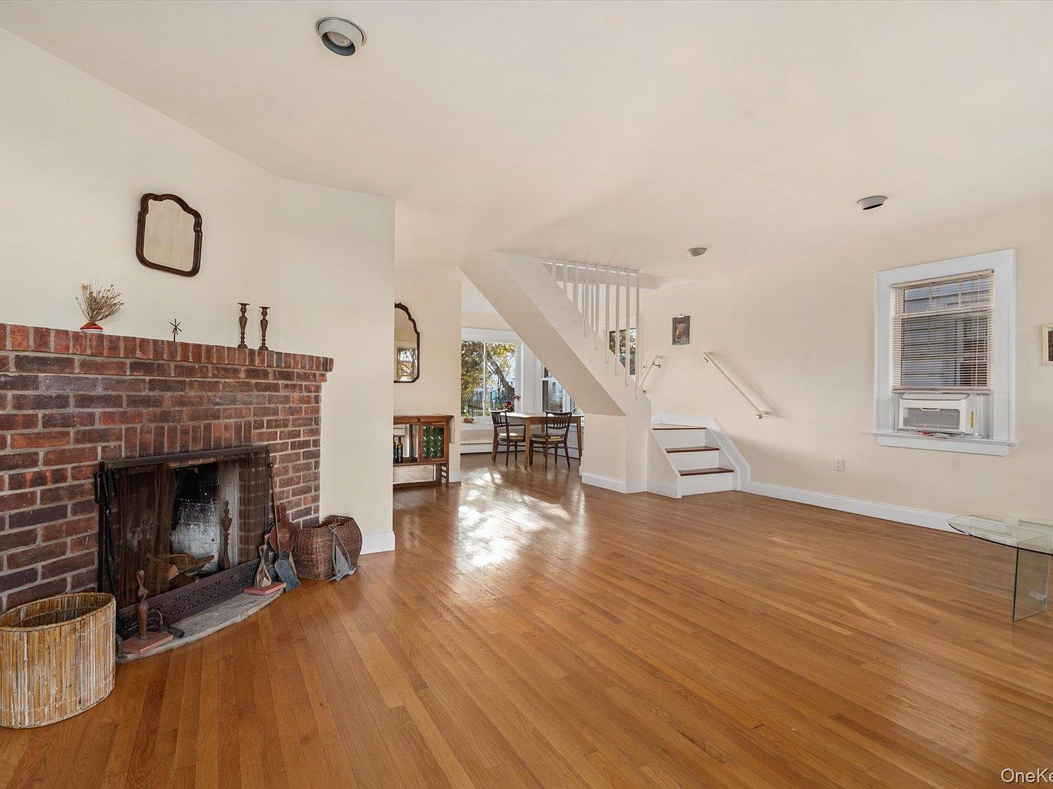 68 Stuart Ave Amityville, NY 11701 - Thumbnail 5