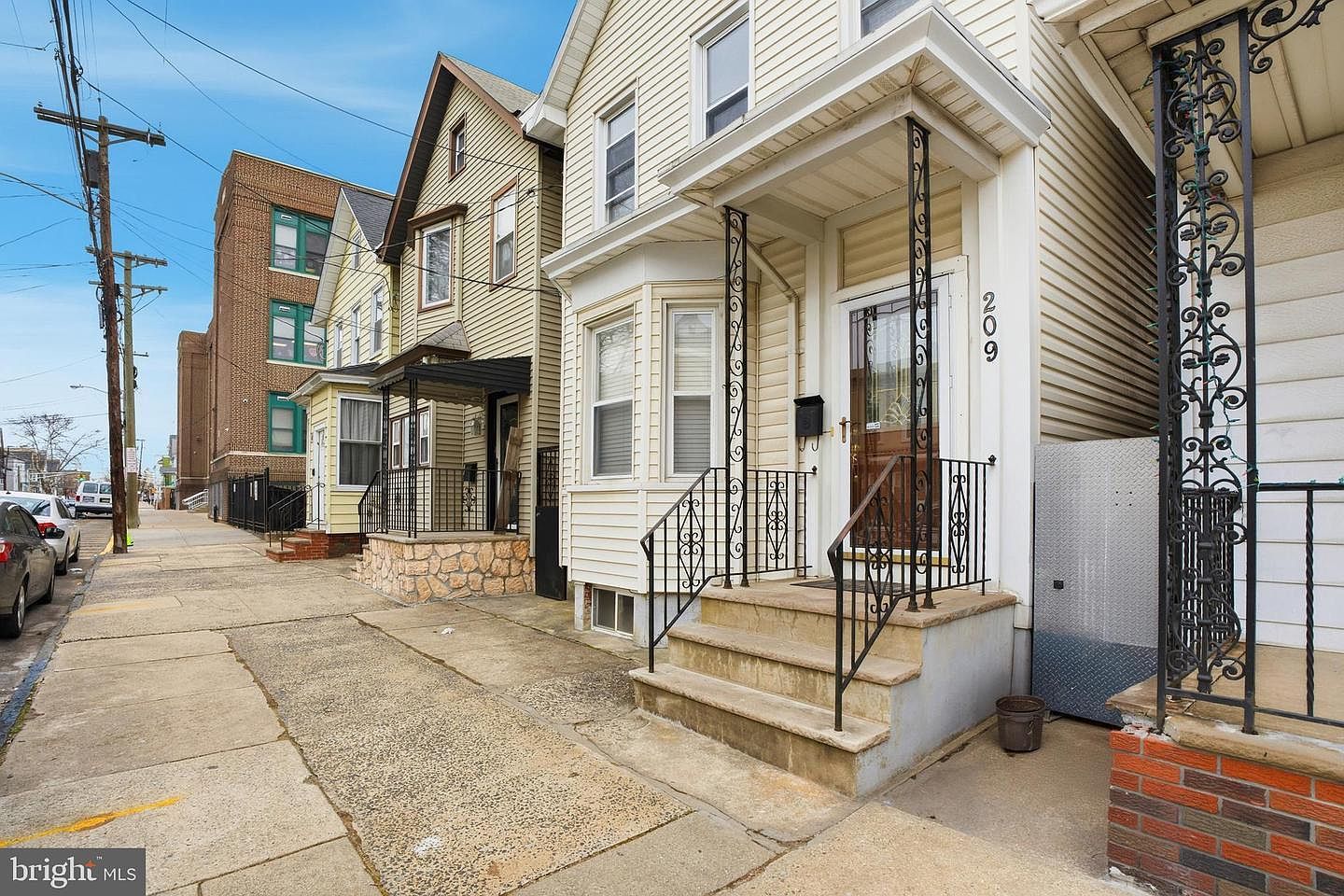 209 Hamilton St Harrison, NJ 07029 - Thumbnail 5