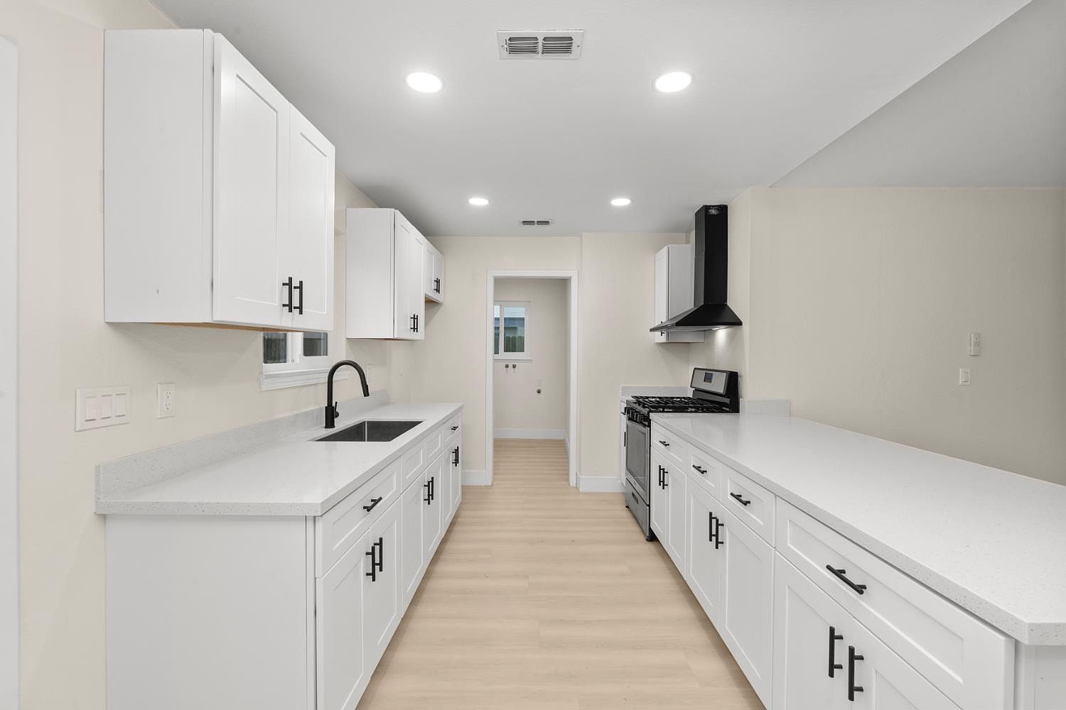 2115 Valmora Dr Stockton, CA 95210 - Thumbnail 5