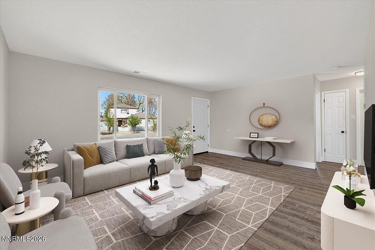 539 L St Sparks, NV 89431 - Thumbnail 5