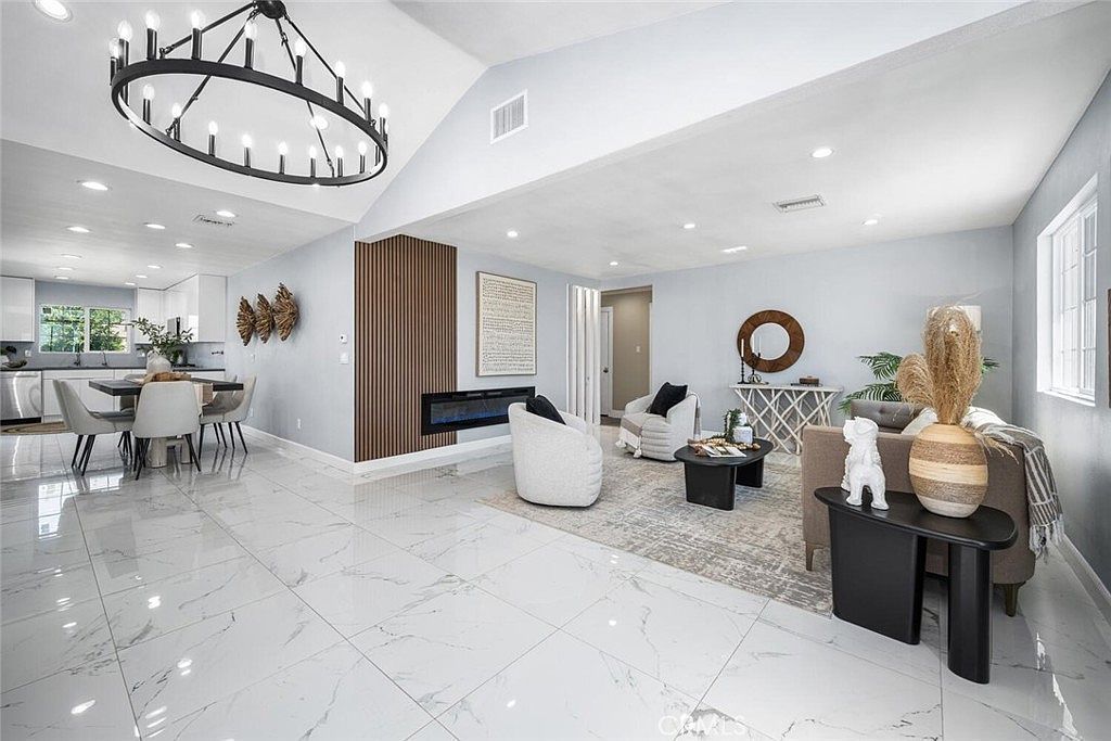 223 W Simmons Ave Anaheim, CA 92802 - Thumbnail 5