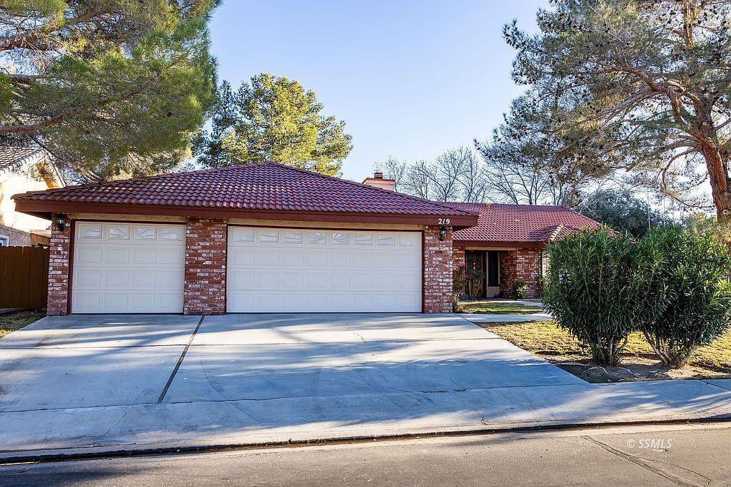 219 W Cobblestone Ln Ridgecrest, CA 93555 - Thumbnail 5