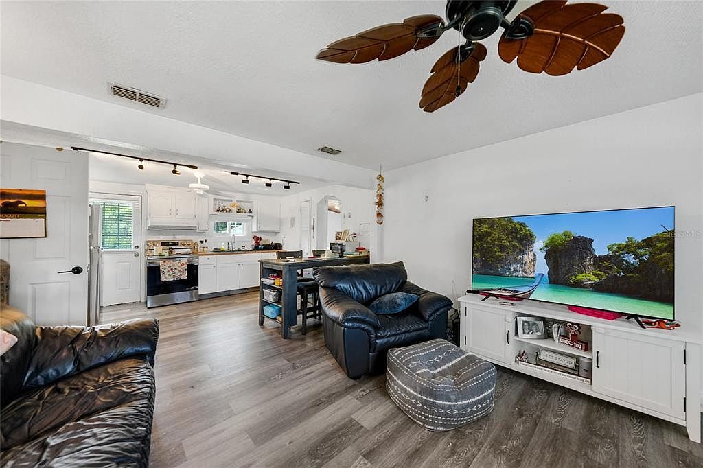 4310 Commercial St Pt Charlotte, FL 33953 - Thumbnail 5