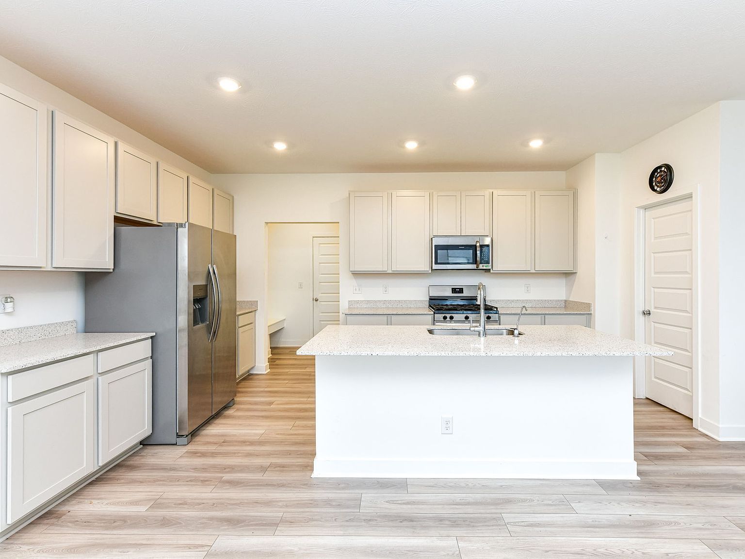 4376 Risen Star Way Bargersville, IN 46106 - Thumbnail 5