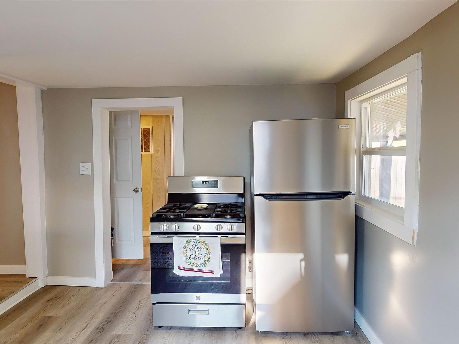 812 E Walnut St Summitville, IN 46070 - Thumbnail 5