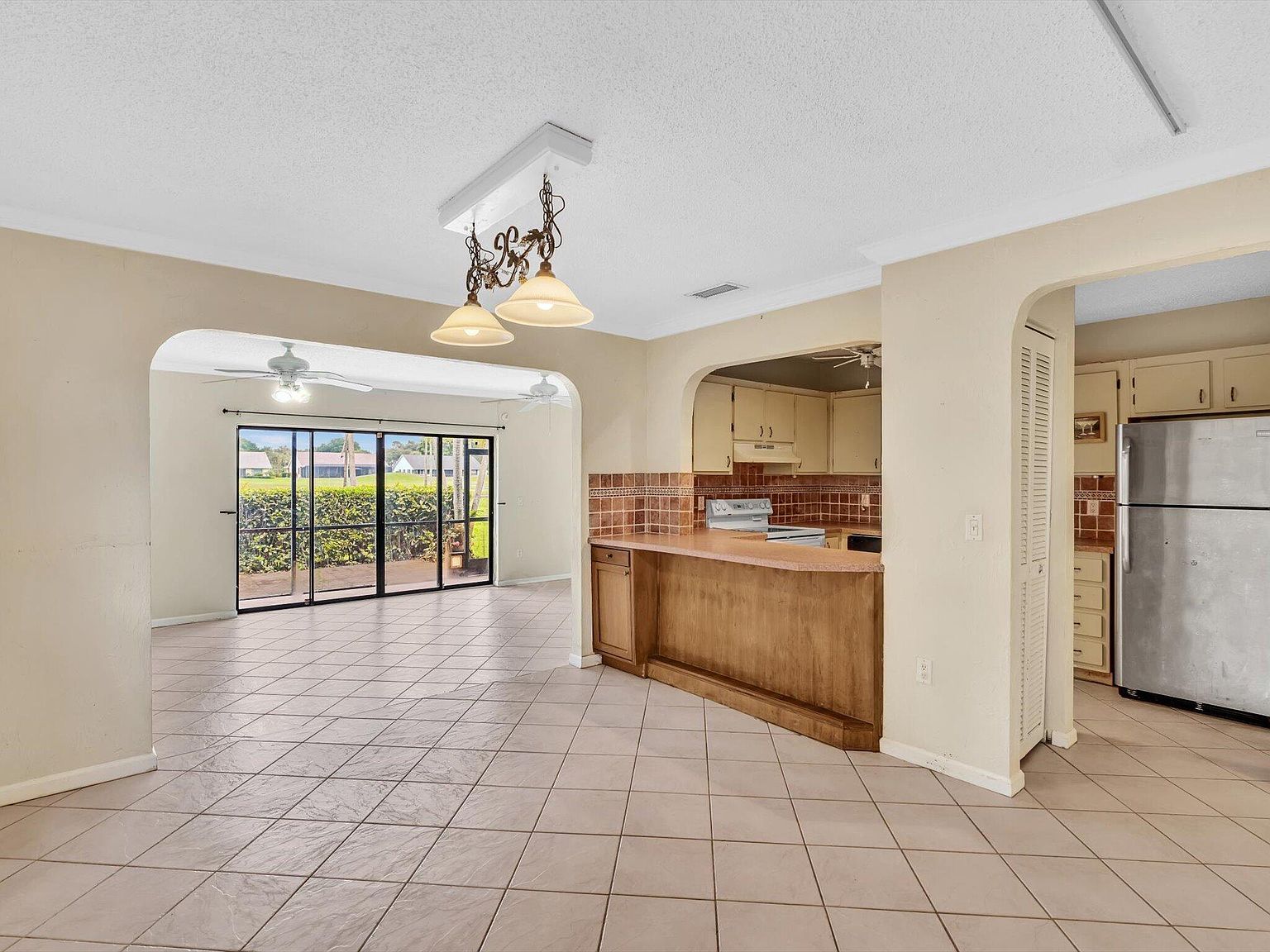 2635 Lowson Blvd APT D Delray Beach, FL 33445 - Thumbnail 5