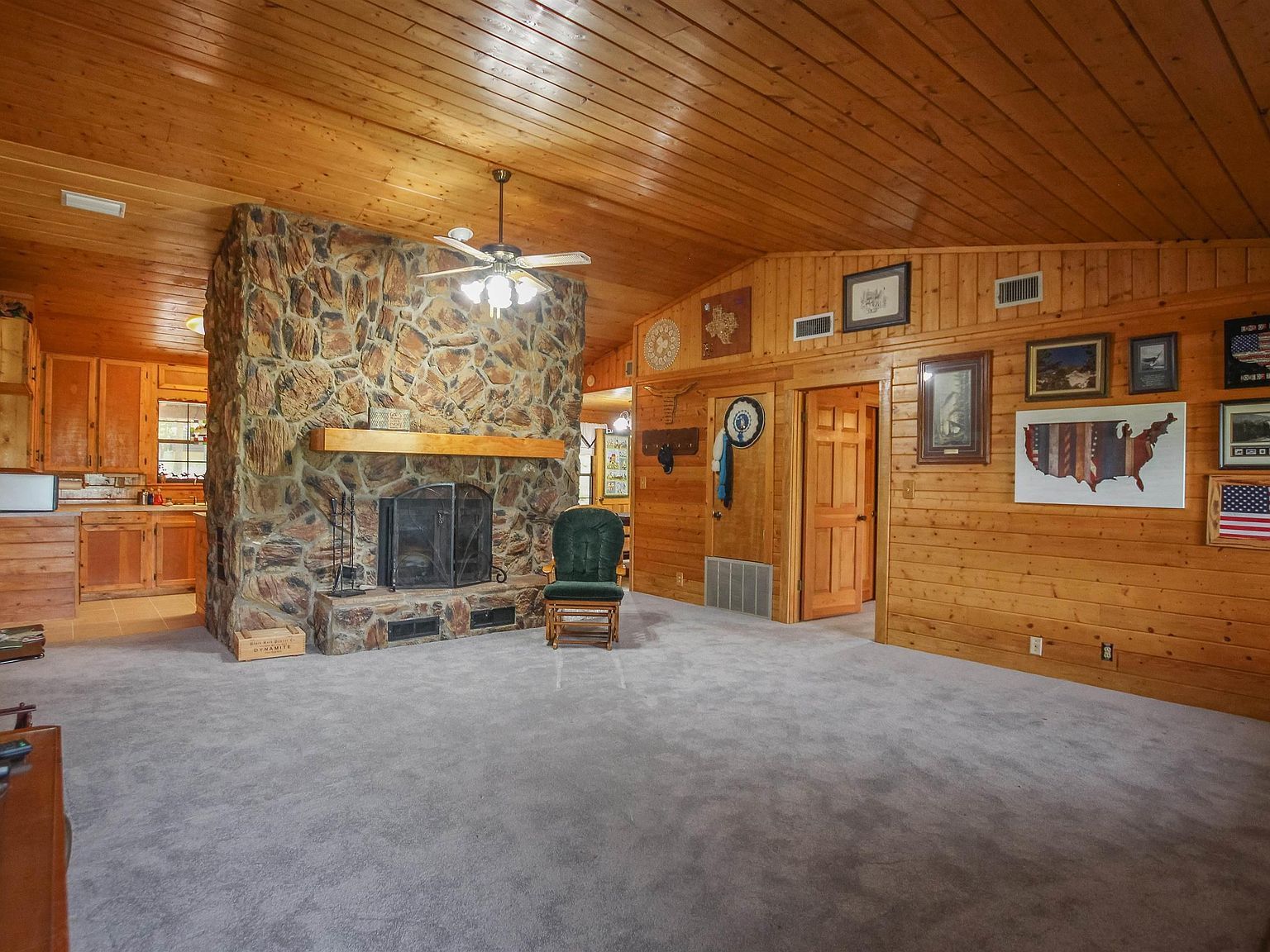 325 Laurel Ln Holly Lake Ranch, TX 75765 - Thumbnail 5