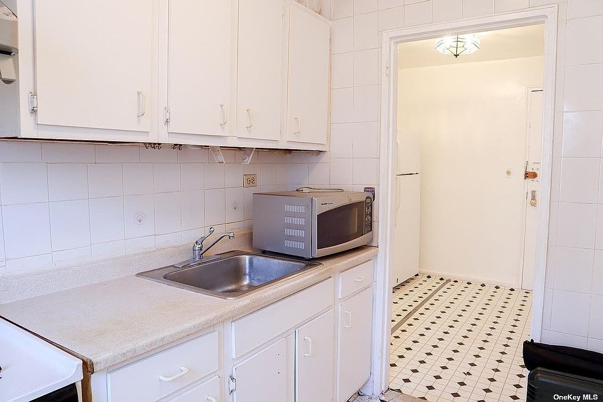 33-04 93rd St APT 4R Queens, NY 11372 - Thumbnail 5