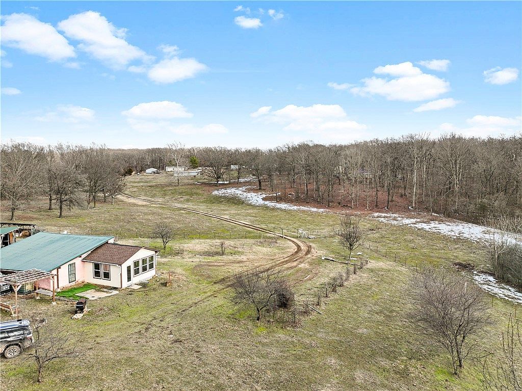 9517 S Pleasant Valley Rd Gentry, AR 72734 - Thumbnail 5